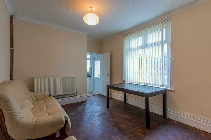 5 Bedroom Private Hall To Rent In Mackintosh Place, Roath, CF24