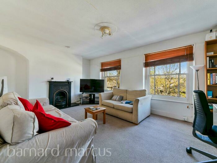 3 Bedroom Flat To Rent In Lorrimore Road, London, SE17