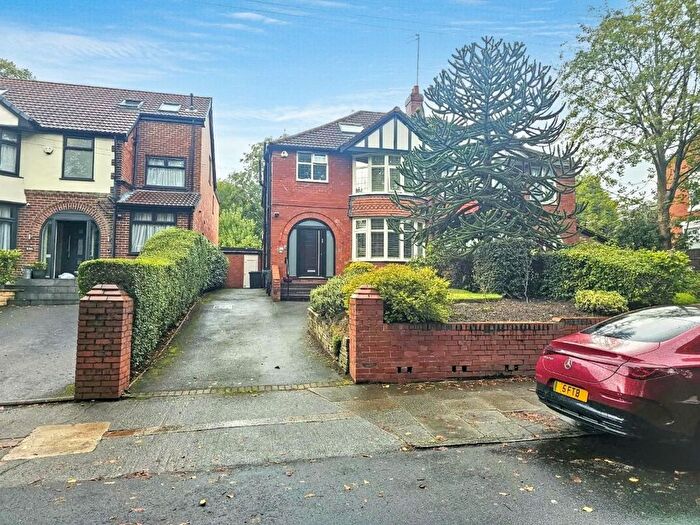 5 Bedroom Semi-Detached House For Sale In Park Street, Salford, M7