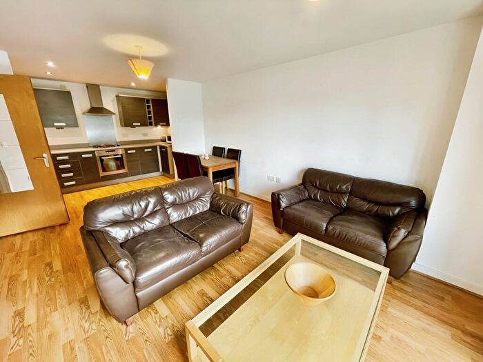 2 Bedroom Flat To Rent In Bouverie Court, Leeds, West Yorkshire, LS9
