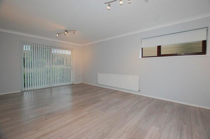 2 Bedroom Flat To Rent In Copperfields, The Avenue, Beckenham, BR3