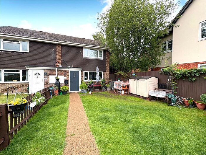 2 Bedroom End Terrace House For Sale In Chester Way, Tongham, Surrey, GU10
