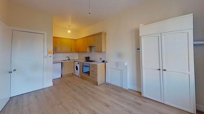 1 Bedroom Flat To Rent In St Leonards Street, Edinburgh, EH8