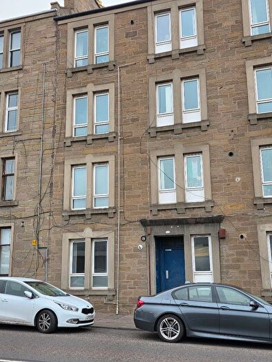 1 Bedroom Flat To Rent In Strathmartine Road, Coldside, Dundee, DD3