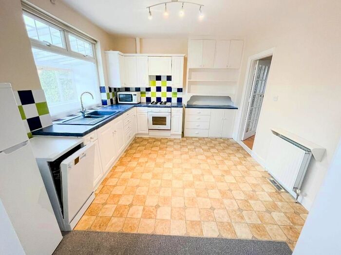 4 Bedroom Property To Rent In Purley Avenue, London, NW2