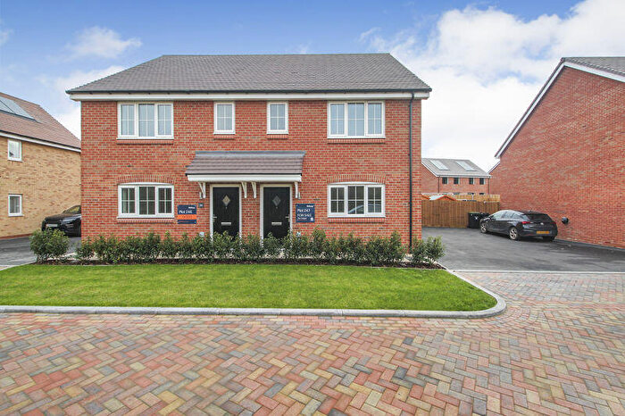 3 Bedroom Semi Detached House For Sale In Meadow Road, Wixams, MK45