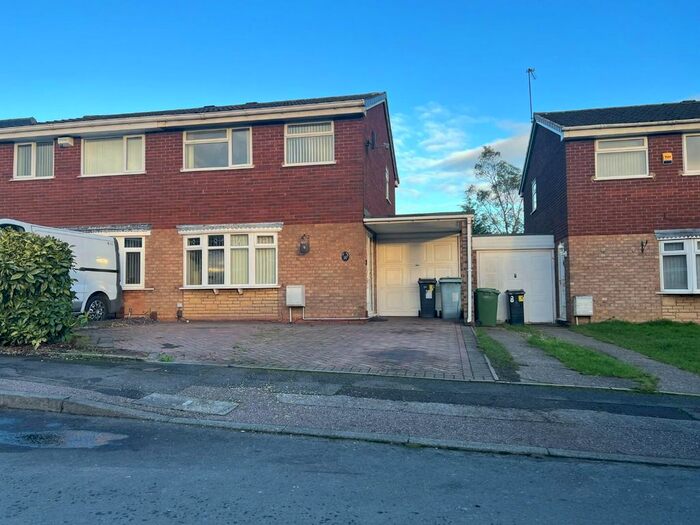 3 Bedroom Semi-Detached House To Rent In Tenbury Close, Bentley, Walsall, WS2