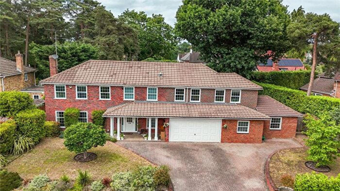 6 Bedroom Detached House For Sale In Yeomans Way, Camberley, Surrey, GU15