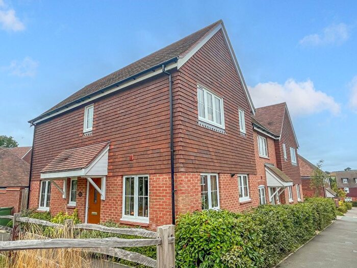 3 Bedroom End Of Terrace House For Sale In Lillybank Crescent, Battle, TN33