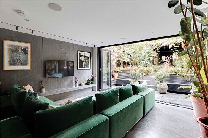 2 Bedroom Terraced House To Rent In London Fields East Side, London Fields, London, E8