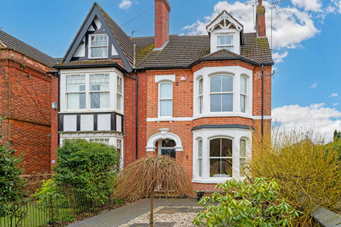 5 Bedroom Town House For Sale In Hillmorton Road, Rugby, Warwickshire, CV22