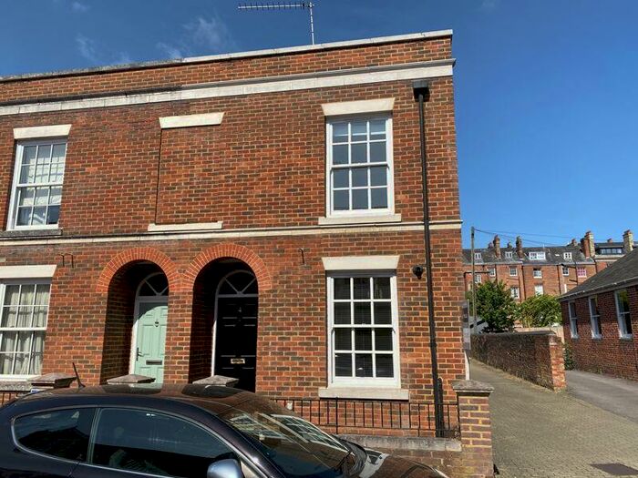 3 Bedroom House To Rent In Parchment Street, Winchester, SO23