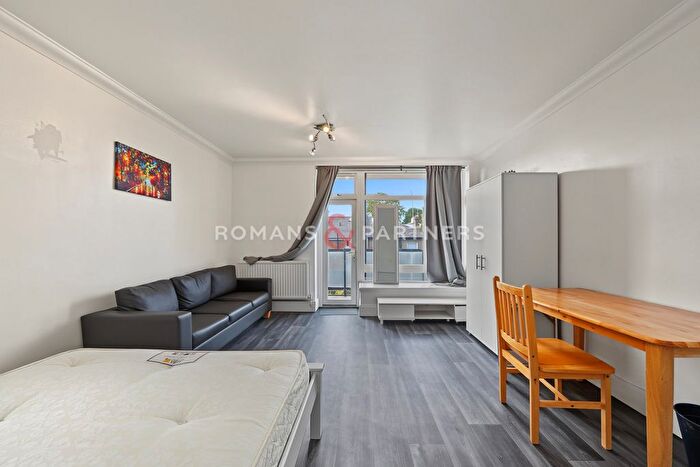 2 Bedroom Flat For Sale In Flora Gardens, Ravenscourt Park, W6