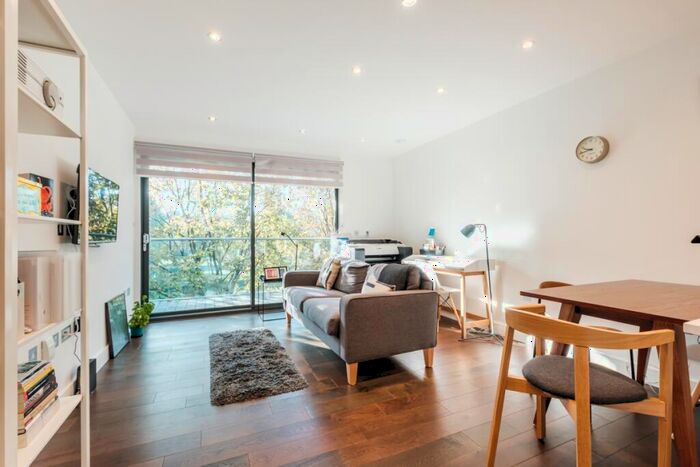 2 Bedroom Apartment To Rent In Paton Street London, EC1V