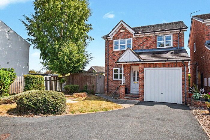 3 Bedroom Detached House For Sale In Upper Lane, Netherton, Wakefield, West Yorkshire, WF4
