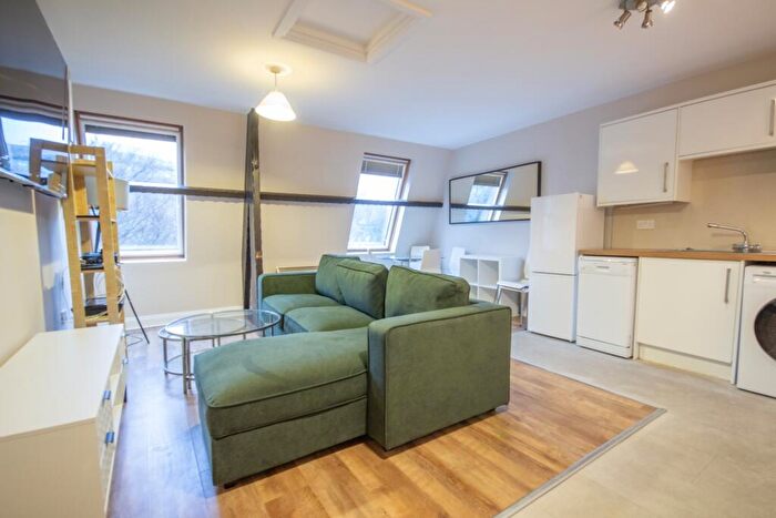 3 Bedroom Apartment To Rent In Ee The Gatehouse, St. Andrews Street, Newcastle Upon Tyne, Tyne And Wear, NE1