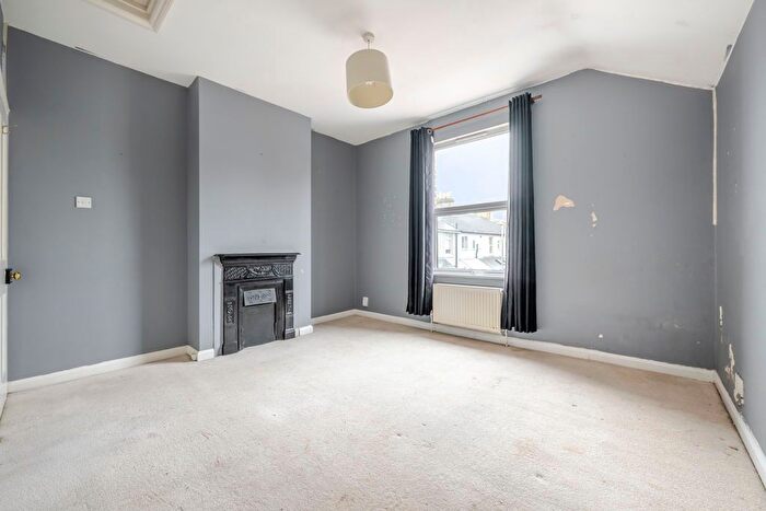 2 Bedroom Semi-Detached House For Sale In St. Peters Street, Tunbridge Wells, TN2 - Photo 7