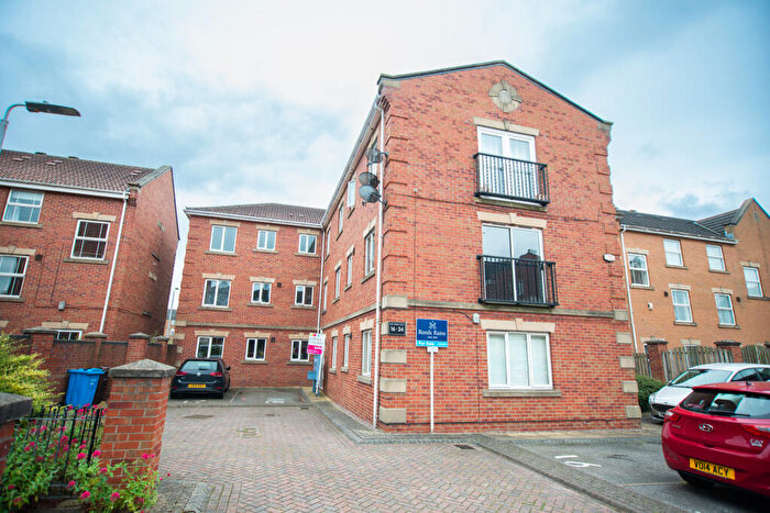 2 Bedroom Flat To Rent In Lock Keepers Court, HU9