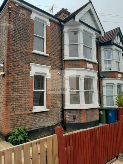 8 Bedroom End Of Terrace House To Rent In Rutland Road, Harrow, Greater London, HA1