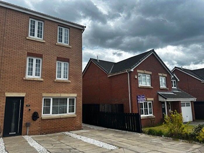 4 Bedroom Town House For Sale In Dalwhinnie Place, Airdrie, North Lanarkshire, ML6