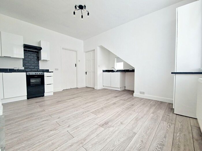 1 Bedroom Flat To Rent In Whittaker Lane, Prestwich, M25