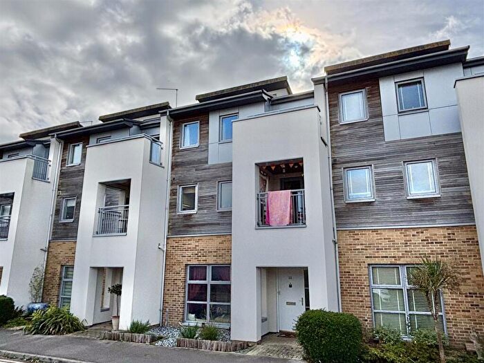 4 Bedroom Town House For Sale In Norton Way, Hamworthy, BH15