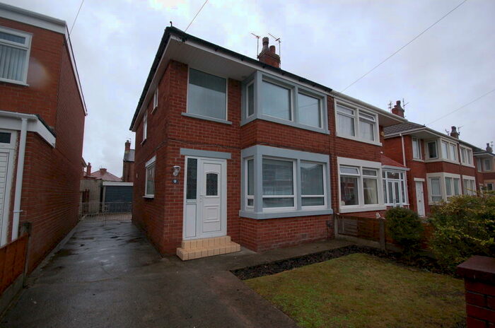 3 Bedroom Semi-Detached House To Rent In Houseman Place, FY4