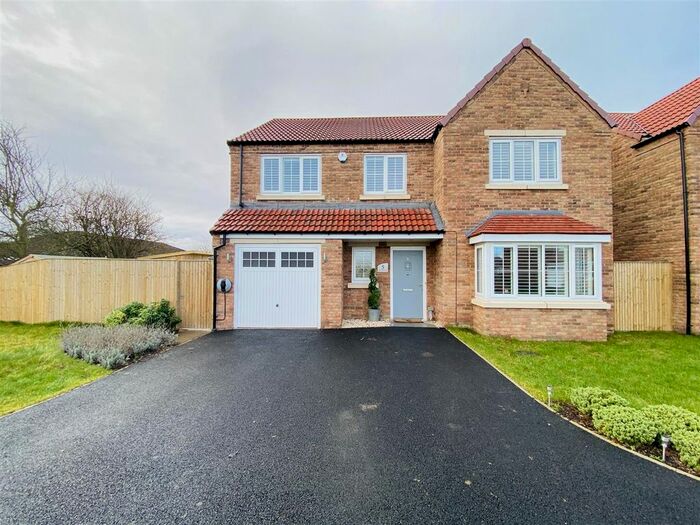 5 Bedroom Detached House For Sale In Willow Crest Road, Cawood, Selby, YO8