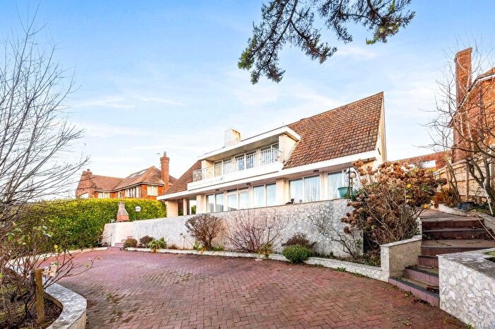 4 Bedroom Detached Bungalow For Sale In The Cliff, Brighton, BN2