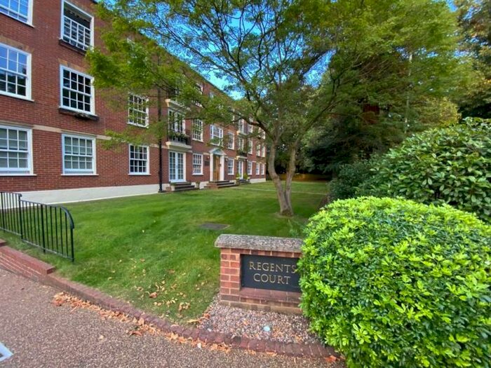 2 Bedroom Flat To Rent In Weybridge, KT13