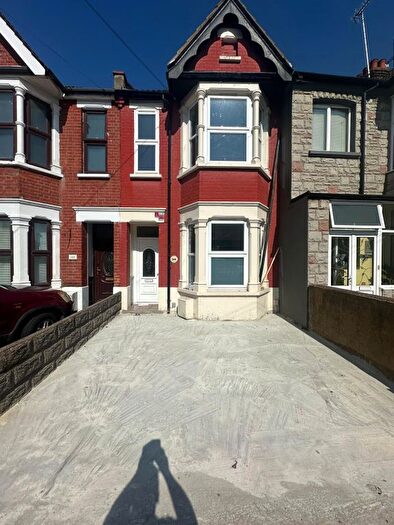 3 Bedroom Terraced House To Rent In Bournemouth Park Road, Southend-On-Sea, SS2