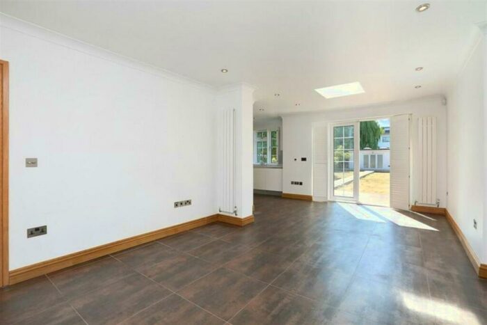 5 Bedroom House To Rent In Ridge Hill, Golders Green, NW11