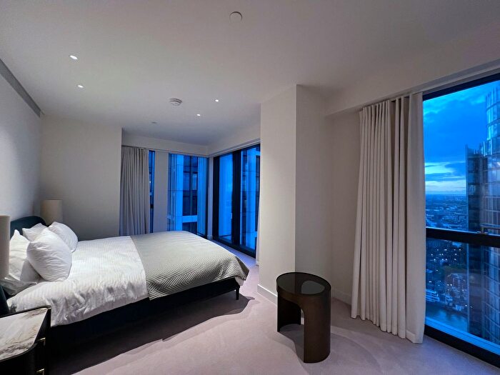 3 Bedroom Flat To Rent In River Park Tower, London, SW8