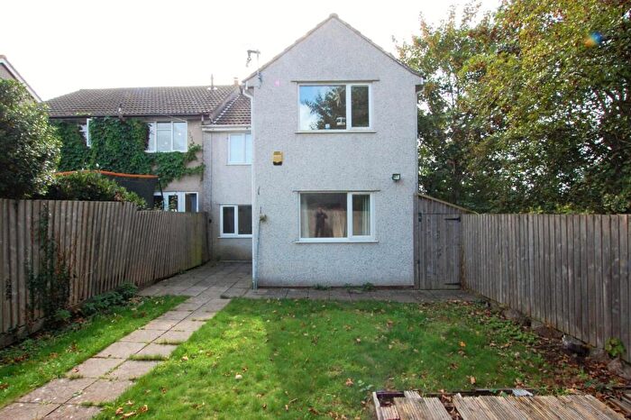 2 Bedroom Flat For Sale In Fairway Close, Oldland Common, Bristol, BS30
