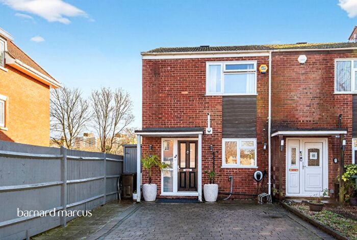 2 Bedroom End Terrace House For Sale In Camborne Road, Sutton, SM2