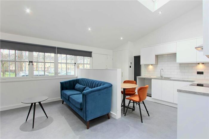 Studio To Rent In Old Kent Road, London, SE1