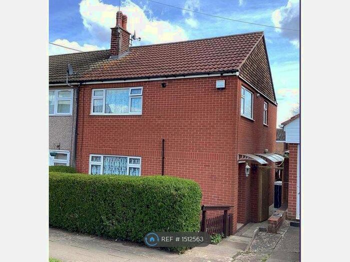 3 Bedroom Semi-Detached House To Rent In Penrose Close, Coventry, CV4