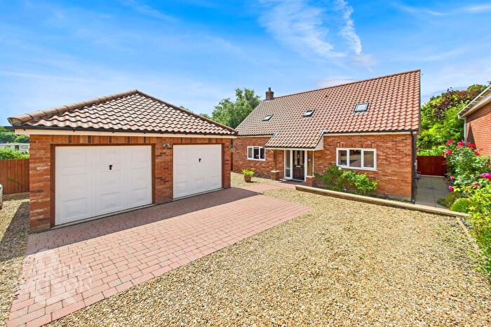 4 Bedroom Chalet For Sale In Harbord Road, Frettenham, Norwich, NR12