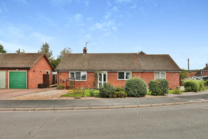 3 Bedroom Detached Bungalow For Sale In Pightle Way, Lyng, Norwich, NR9