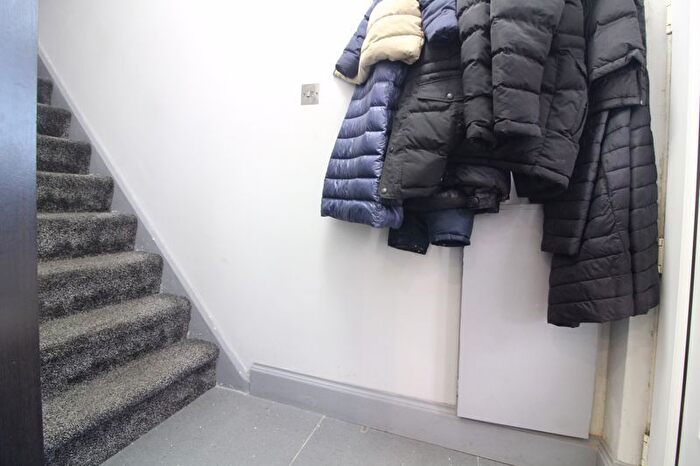 3 Bedroom Terraced House For Sale In Solway Road South, Luton, LU3