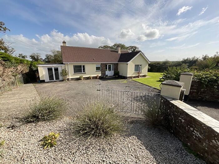 3 Bedroom Detached Bungalow To Rent In Kilkhampton, Bude, EX23