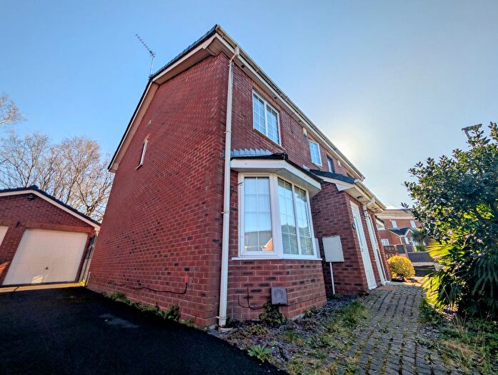 3 Bedroom Property To Rent In Whernside Avenue, Manchester, M40