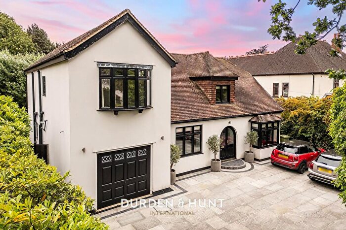 4 Bedroom Detached House For Sale In Ardleigh Green Road, Hornchurch, RM11