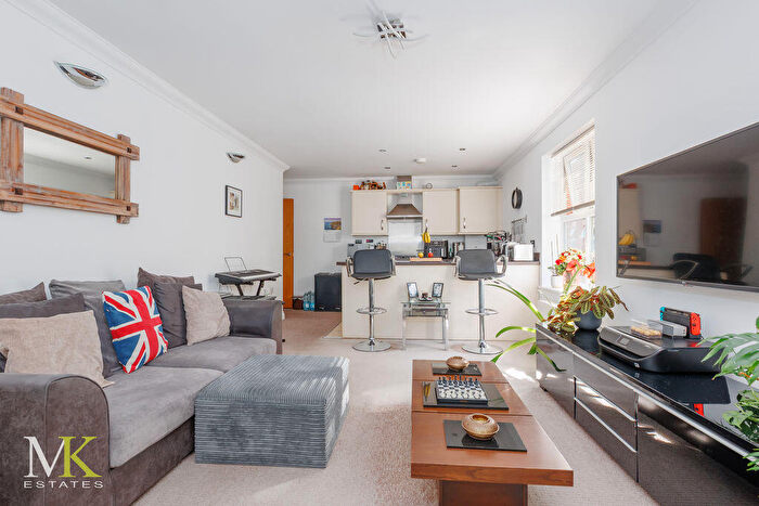 2 Bedroom Flat For Sale In A Richmond Park Road, Bournemouth, BH8