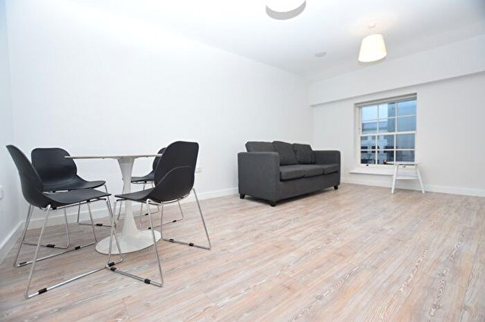 2 Bedroom Flat To Rent In Acorn Street, Sheffield, S3