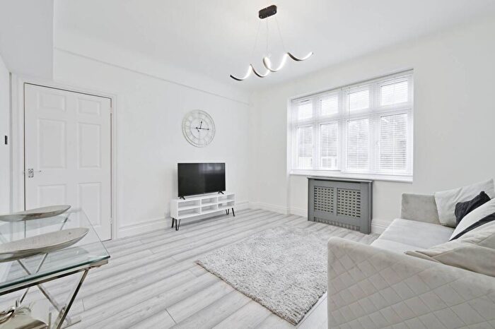 2 Bedroom Flat To Rent In Hall Road, St John's Wood, London, NW8