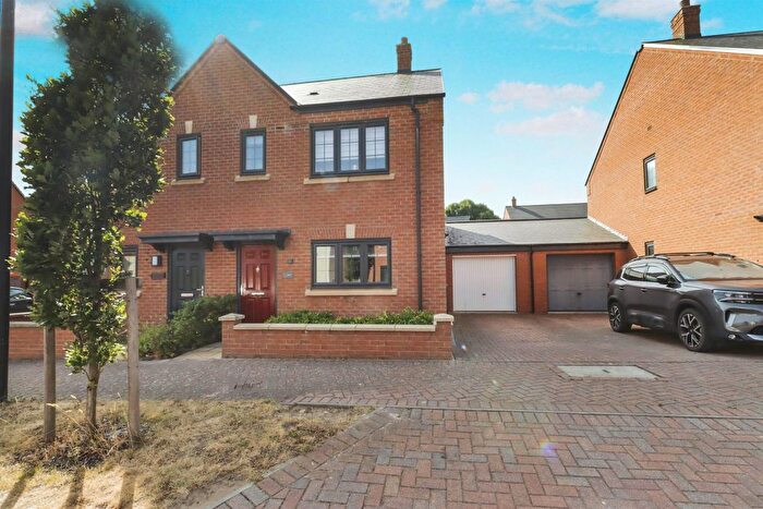 3 Bedroom Semi-Detached House For Sale In New Meadow Road, Lightmoor Village, Telford, TF4