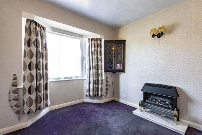 Detached House For Sale In Park Lane, Chesterfield, Derbyshire, S41