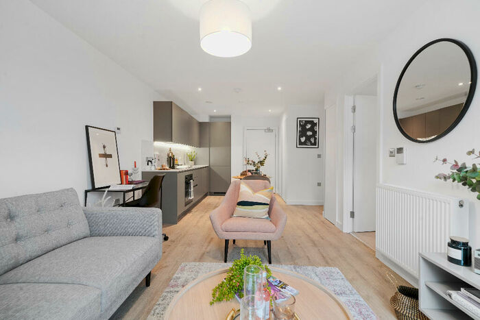 1 Bedroom Apartment To Rent In Clay, M5