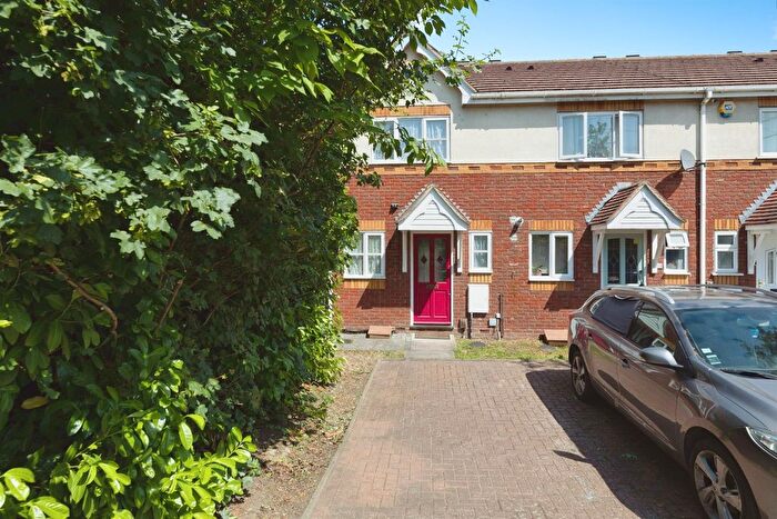 2 Bedroom End Terrace House For Sale In Great Galley Close, Barking, IG11
